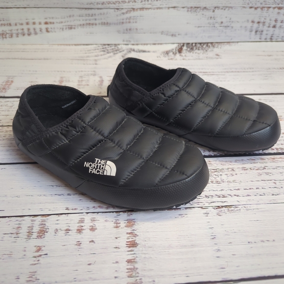 The North Face Women’s ThermoBall Traction Mule Slippers Black Size 9 - Picture 1 of 10